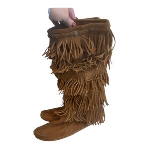Minnetonka women’s size 11 tall 3-Layer Fringe Boots in brown suede